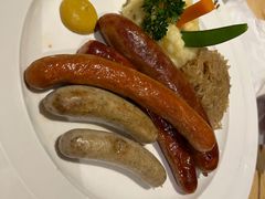-LENBACH兰巴赫西餐啤酒坊(大连东港店)