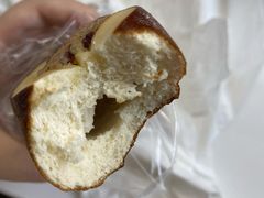 蔓越莓奶酥碱水面包-迦南(杭州东站万象汇店)