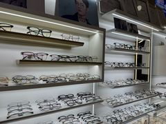 -美式眼镜·授权蔡司.依视路.尼康.豪雅.明月(南翔印象城店)