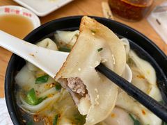 鲜肉大馄饨-小姜锅贴(凤凰街店)