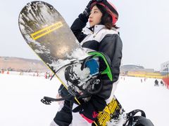 -采薇庄园四季滑雪场