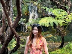 -Chom Cafe and Restaurant