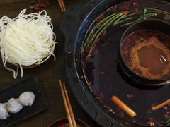 -黄潇洒老火锅(九眼桥宏济巷店)