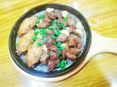 -老东镇啤酒屋海鲜加工·蒸汽海鲜·海鲜烧烤(台东店)