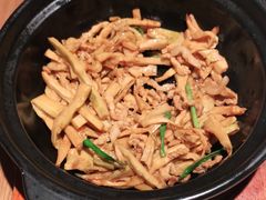 砂锅香脆笋-吕氏疙瘩汤·新派鲁菜(济南万象城店)
