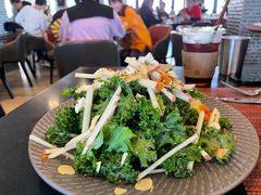 羽衣甘蓝苹果沙拉-WOLFGANG PUCK KITCHEN & BAR(迪士尼小镇店)