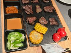 -左庭右院鲜牛肉火锅黑金店(陆家嘴中心店)