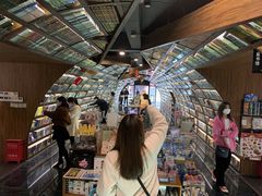 -钟书阁(珍园店)