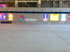 -冰纷万象滑冰场(赣州华润万象城店)