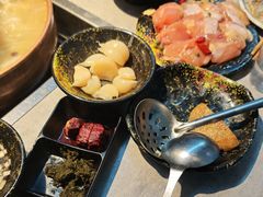 -洞庭洲·防空洞火锅·铜锅涮肉·烧烤(新百广场店)