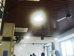 -牛一煲美食(江高店)