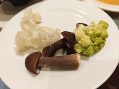 -金马门国际美食百汇(珞喻路店)