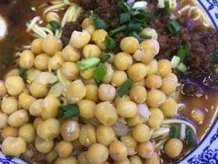 -渝之汇牛肉豌杂面