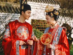 -AOROA·奥洛拉婚纱摄影·旅拍·礼服