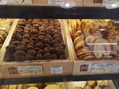 -光明牛奶棚(南泉店)