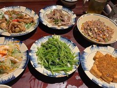 -Cuc Gach Quan Restaurant