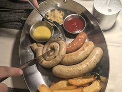 -MONICH牛排融合餐厅(和义大道购物中心店)