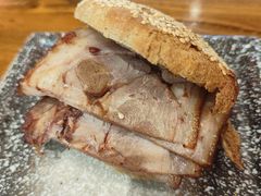 -老天桥酱肉烧饼夹肘子(天桥店)