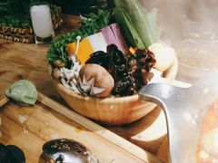 -湊湊火锅·茶憩(杭州湖滨银泰in77店)
