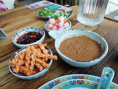 -毛辣果·贵州红酸汤牛肉火锅(西单店)