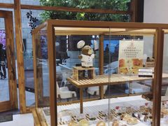 面包甜点陈列柜-西村叔叔的店·面包·甜品·蛋糕(崂山丽达店)