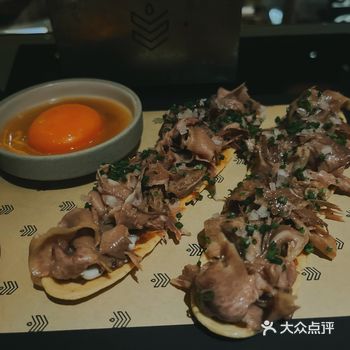 隐藏在夜店光环下的美食