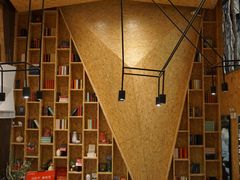 -新华里咖啡书吧(新华书店小寨店)