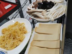 -楼外楼大刀肉传统火锅居(幸福街店)