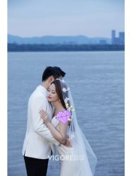 -雪中彩影婚纱摄影·微光艺术中心