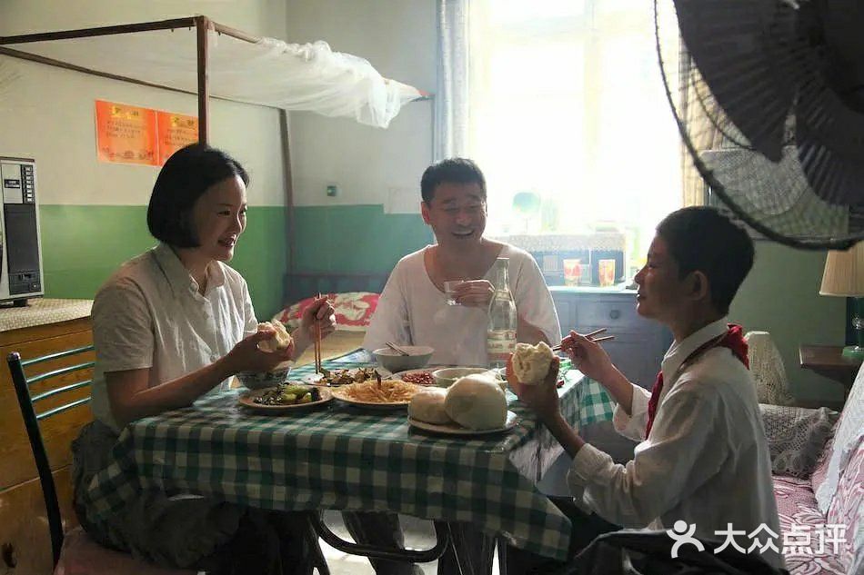 《地久天长》百年青春，浪费又浪漫的那些中国人