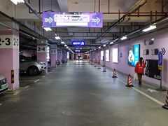 -大宁国际商业广场-地下停车库