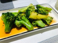 -燕庭·纯燕窝·甜品下午茶(南京西路店)