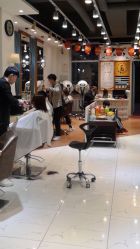 -妃格美发沙龙·烫发·染发