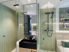 -东方体育中心(地铁站)