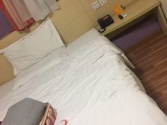 -7天酒店(上海江宁路地铁站玉佛寺店)