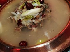 -虾弄弄海派小龙虾·牛羊蝎子火锅