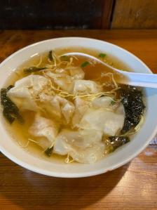 徐记鱼丸(鹤城东路)-"离住的民宿很近,第一天晚上去吃.点了鱼丸.