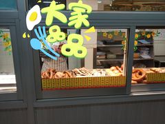 面包甜点陈列柜-燕风楼烤鸭店(建设总店)