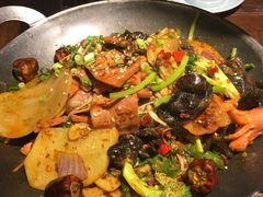 什锦麻辣香锅-张氏宽窄巷成都菜(澳德乐店)