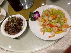 福果碧绿大虾球-北平小馆·烤鸭·家常菜(磨房北里店)