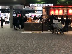 门面-星巴克(浦东机场T2到达店)