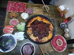 -渝嘴小老弟老火锅(华新村店)