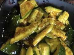 素拍黄瓜-胡悦里韩式烤肉(莱阳总店)