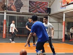 -洛克公园·篮球·足球·羽毛球(莘庄店)