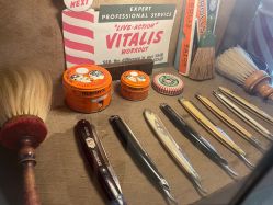 -IMUSE BARBER SHOP