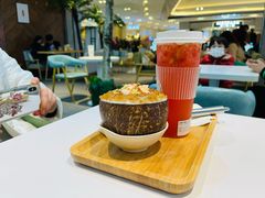 草莓牛乳茶-椰子日记(世欧广场店)