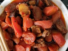 红萝卜烧肉-大邑李记肥肠血旺