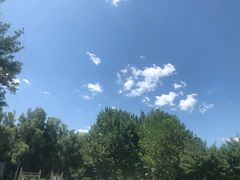 -红栌温泉山庄生态美食餐厅