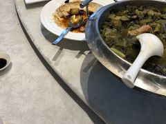 -鞍山大白鲨美食酒店