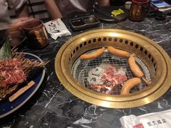 -山川小町·极番烧肉(新地假日广场店)